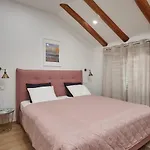 Apartman Maruna Sea View *
