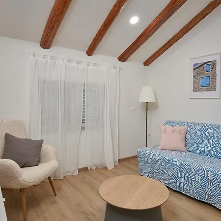 Maruna Apartament *