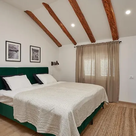 Maruna Sea View Apartmán